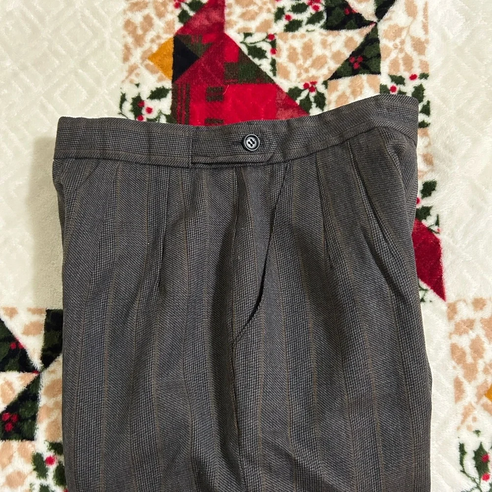 Harve Benard Women's Gray Pinstripe Trousers - Picture 5 of 5